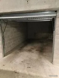 Loue box fermé