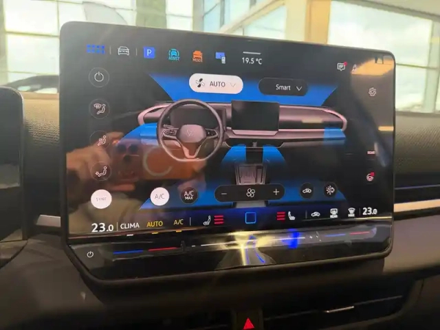Volkswagen T-Roc 1.5 etsi evo2 hybrid 150 ch dsg7 — photo 23