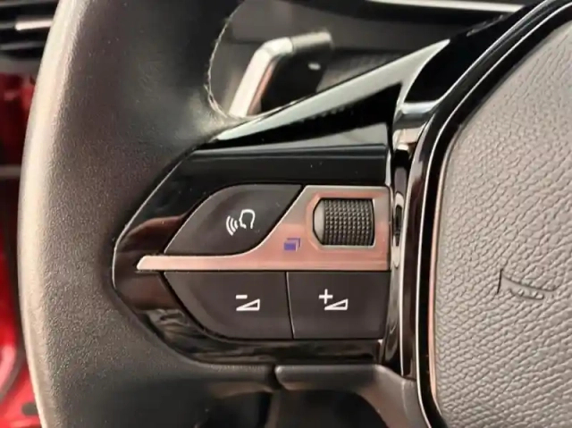 Peugeot 2008 1.2 puretech 130ch s&amp;s roadtrip eat8 — photo 12