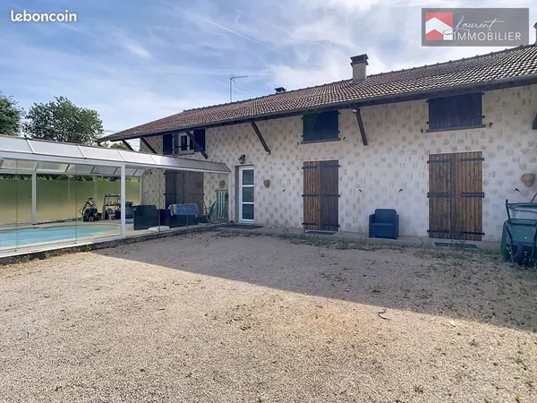 Propriété 8 pièces 145 m²