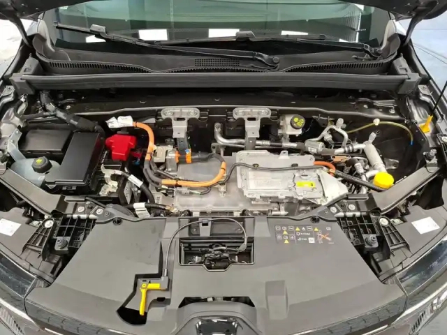 Renault Megane e-tech ev60 220 ch super charge — photo 13