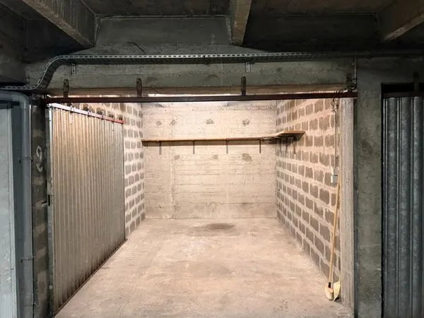 ​🚗 Garage / Box fermé sécurisé à louer ~14m2