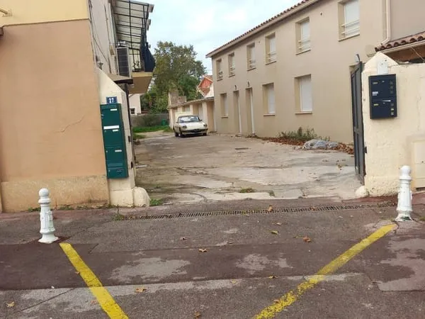 Parking 17 m²
