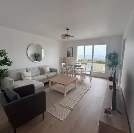 CHAMBRE PROCHAINEMENT DISPONIBLE EN COLOCATION - NANTES - SPACIEUX T6 MEUBLÉ DE 102 M² AVEC BALCON A