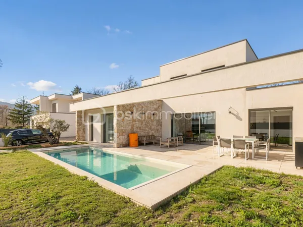 Maison 6 pièces 153 m²