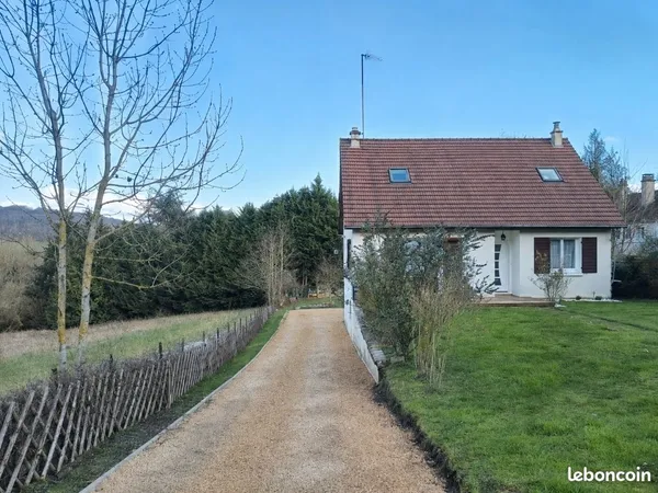 Maison individuelle avec vue sur la vallée