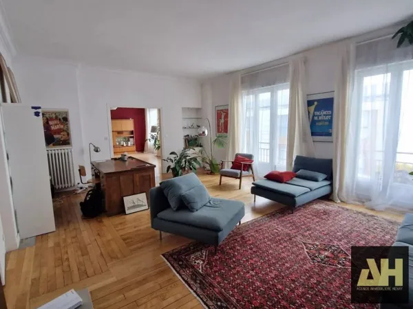 EXCEPTIONNEL - LIBERTE - APPARTEMENT DE 200M2 - ASCENSEUR - GARA