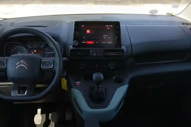 Citroën Berlingo taille m puretech 110 s&amp;s bvm6 — photo 16