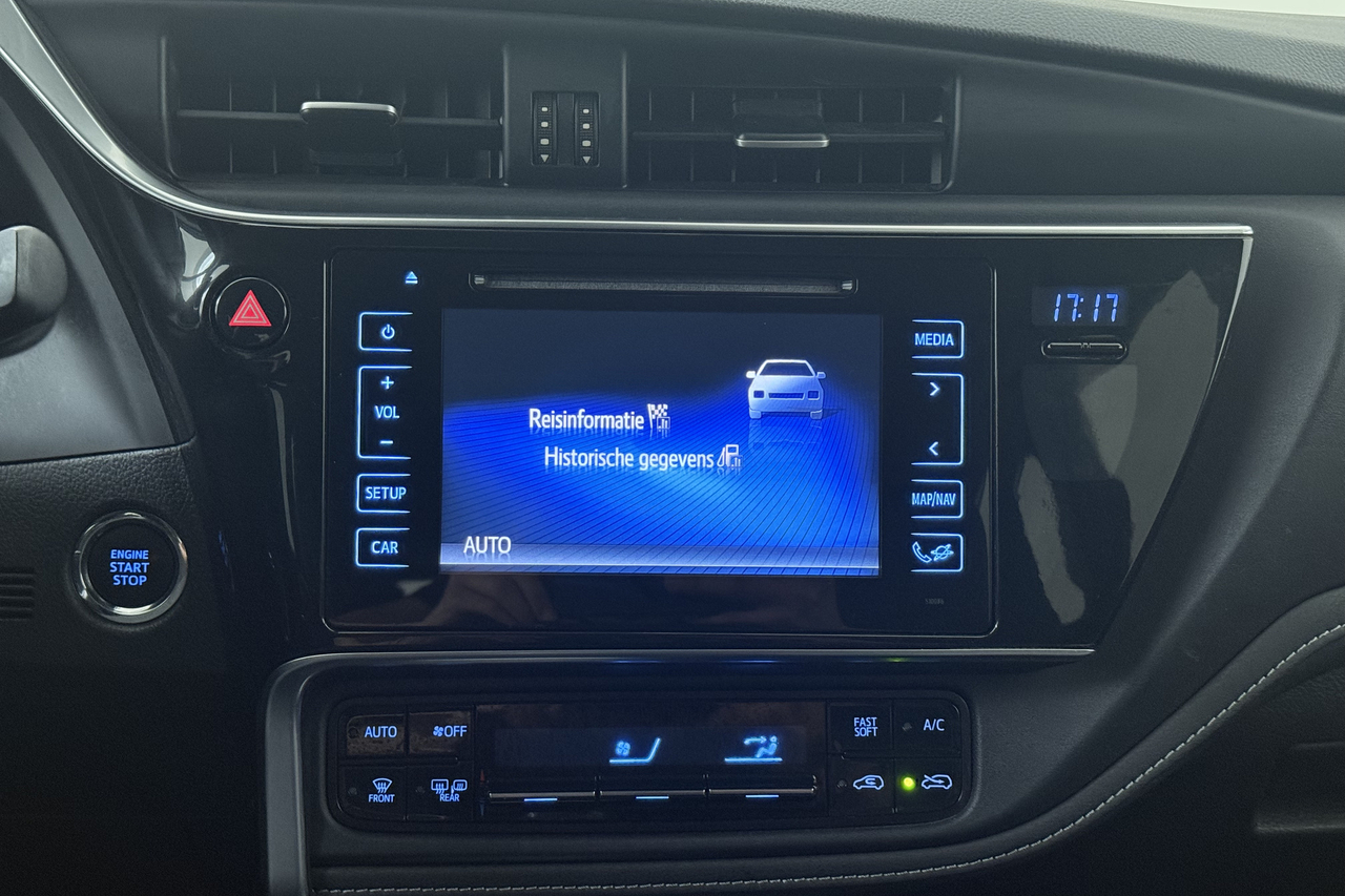 Toyota Auris Touring Sports — photo 11