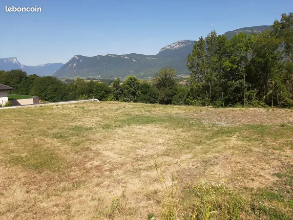 Terrain constructible 669 m²