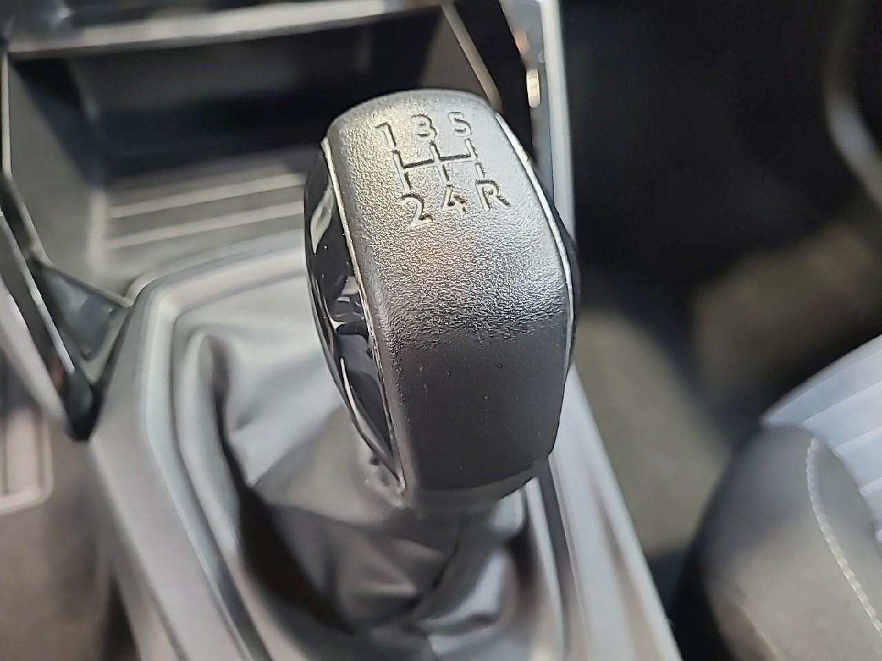 Peugeot 208 puretech 75 s&s bvm5 like — photo 18