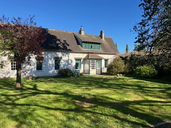 Charme pour cette maison style cottage avec bel ensemble de bâti ancien à 85km de Paris