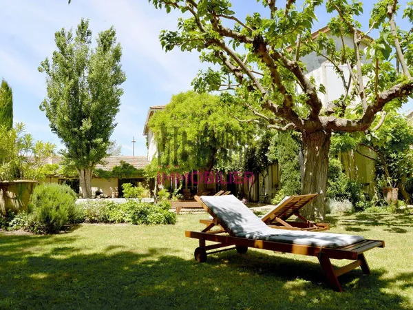 Maison 9 pièces 290 m²