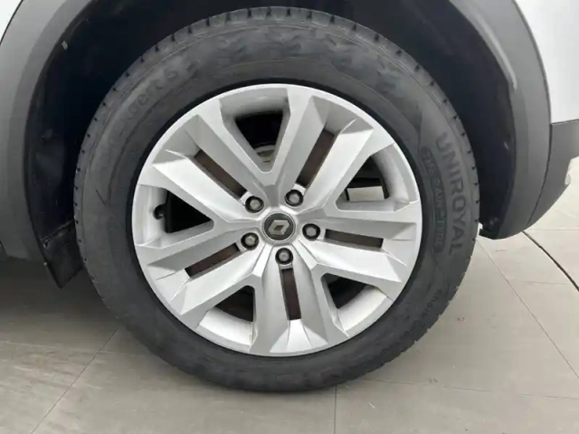 Renault Captur blue dci 115 edc — photo 3
