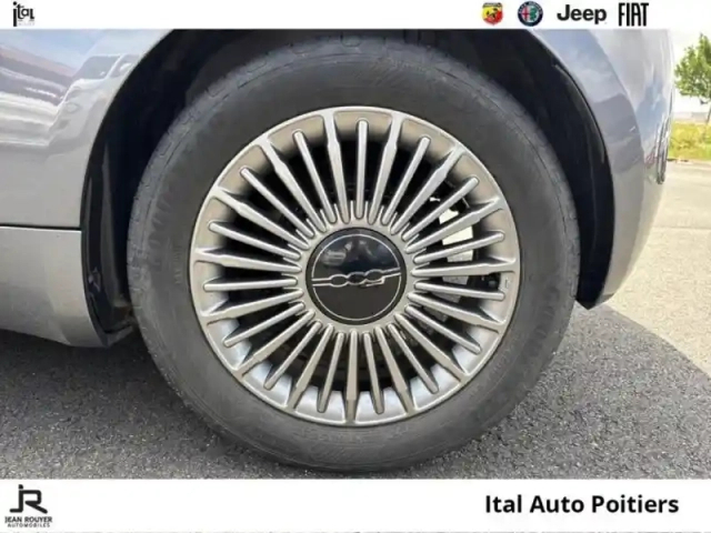 Fiat 500 fiat e icône berline 23,8 kwh — photo 11