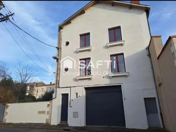 Maison 8 pièces 260 m²