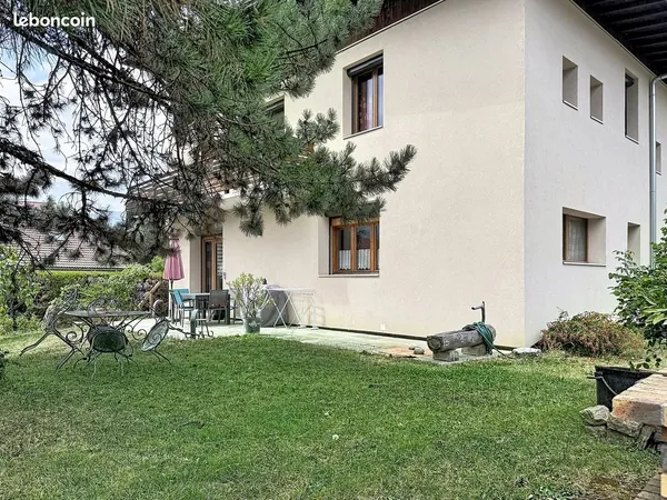Maison 10 pièces 140 m²