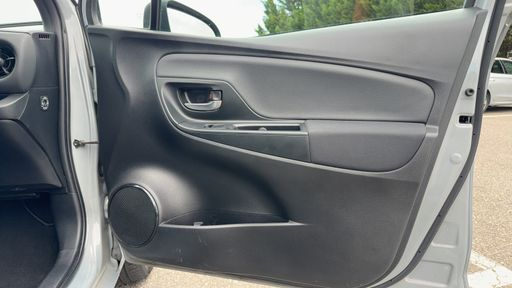 Toyota Yaris 1.5 VVT-i 100 Hybrid E-CVT - Collection – 2018 – 36785 km – Hybride essence – Boîte Automatique — photo 26