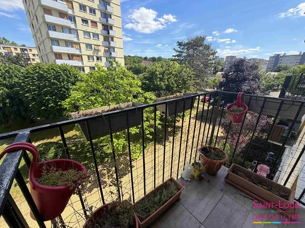 Poissy proche centre-ville et RER 4 pièces lumineux avec balcon et pkg