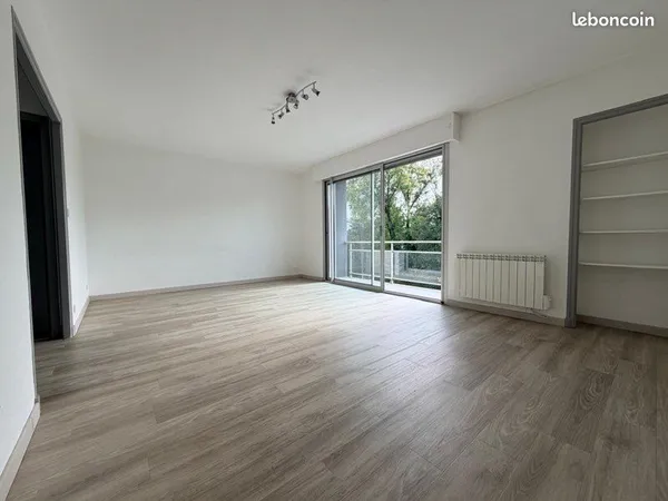 F3 de 75m2 avec balcon, garage et 2 parkings