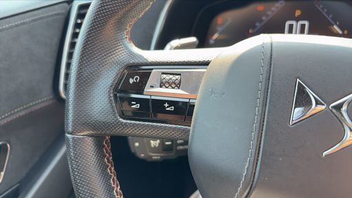 DS DS7 Crossback 2.0 BlueHDi 180 EAT8 - Performance Line + – 2020 – 130464 km – Diesel – Boîte Automatique — photo 18