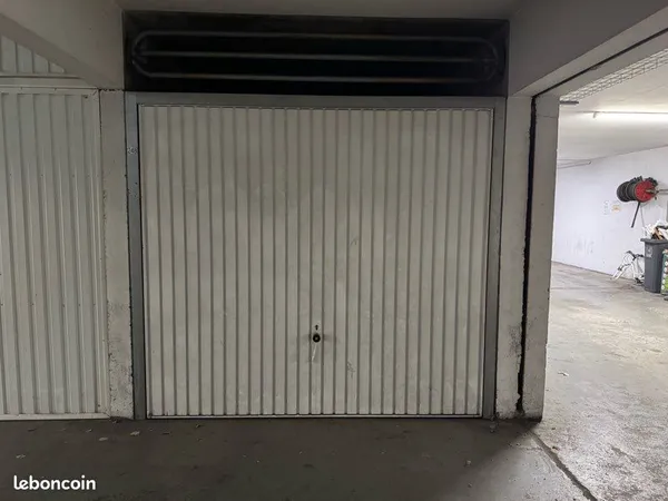 Box garage
