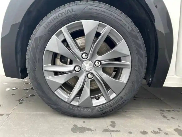 Peugeot 208 electrique 50 kwh 136ch — photo 46