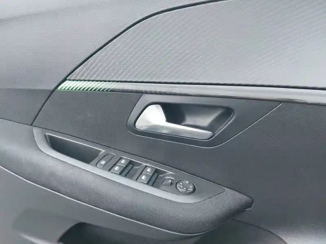 Peugeot 208 puretech 75 s&amp;s bvm5 — photo 19