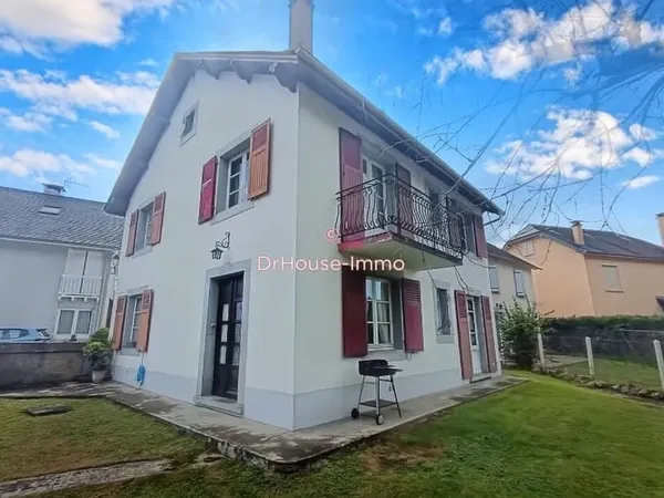 Maison familiale au coeur du village d'Arette