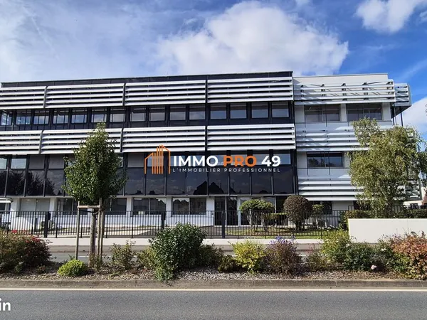 Bureaux 850 m² Cholet
