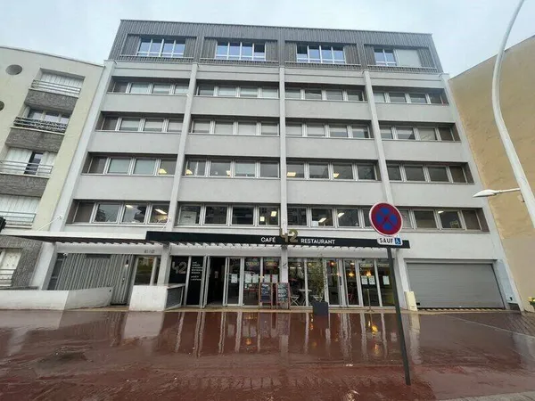 Local 800 m²