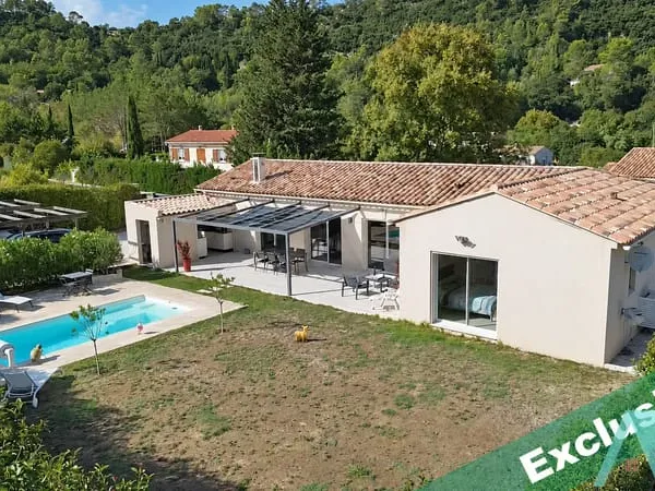 Maison 4 pièces récentes 119m2 sur terrain 1272m2