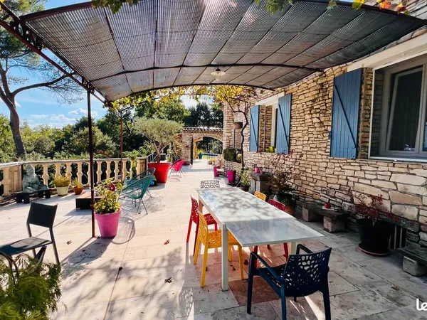 Magnifique maison de caractere dans un ecrin de verdure avec vue panoramique
