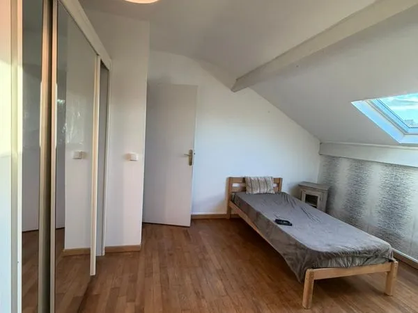 Chambre en colocation (entre filles) - Viry-Châtillon
