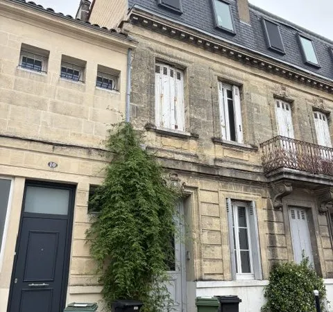 Loue duplex/triplex - 92.46 m² - 3 pièces, 2 chambres - Bordeaux 33000