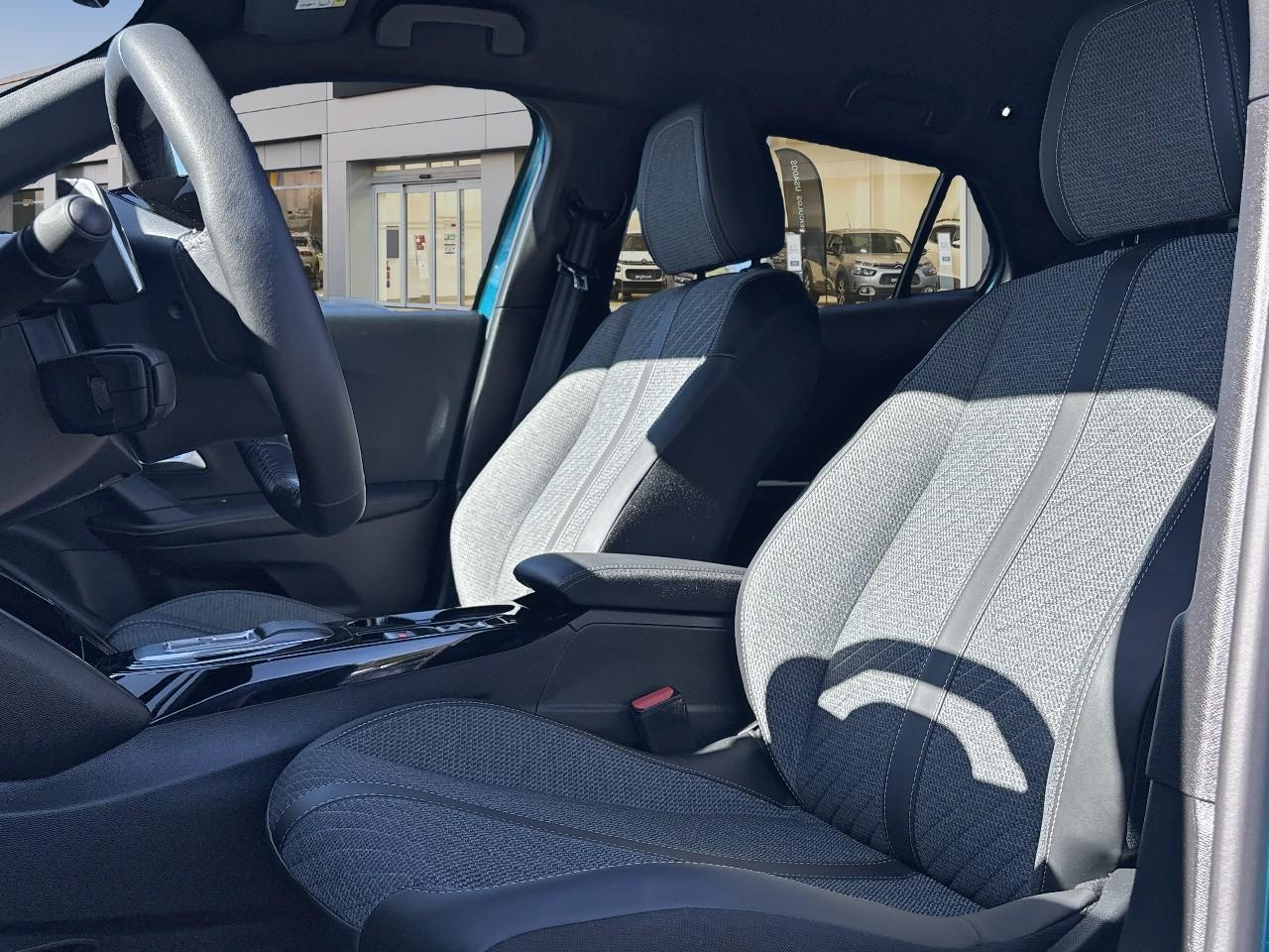 Peugeot 2008 1.2 hybrid 145ch allure e-dcs6 — photo 9