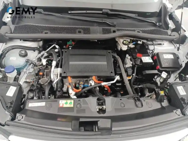 Peugeot 2008 electrique 136 ch — photo 12