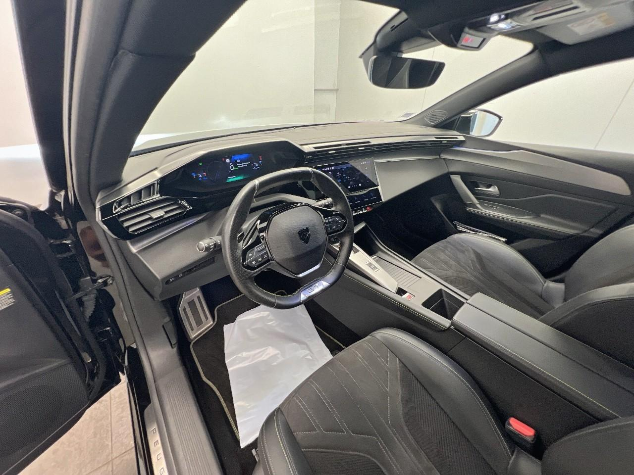 Peugeot 308 phev 225 e-eat8 gt — photo 12