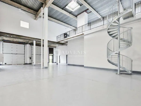 Local d'activité 490 m²