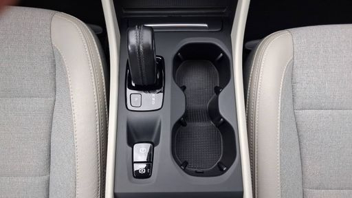 Volvo XC40 2.0 D3 150 BVA - Momentum – 2019 – 111036 km – Diesel – Boîte Automatique — photo 6