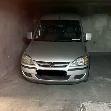 Place de Parking à louer - Bobigny