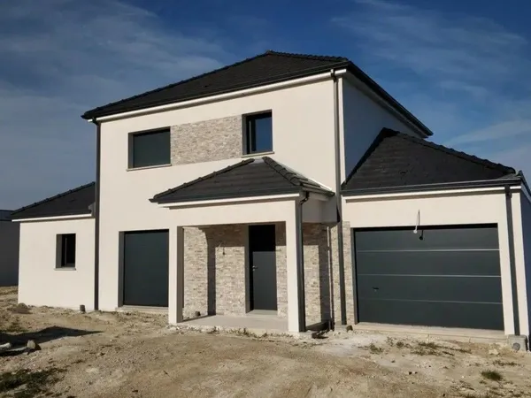 Maison R+1 à vendre à Pavilly - 4 chambres - Garage - Terrain de 657 m²