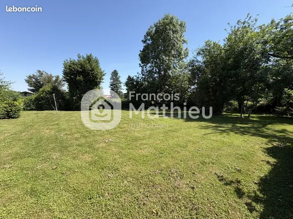 Terrain 1677 m² Romans