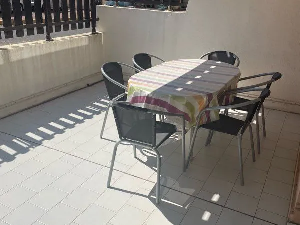 T2 cabine avec magnifique terrasse, piscine, proximité mer