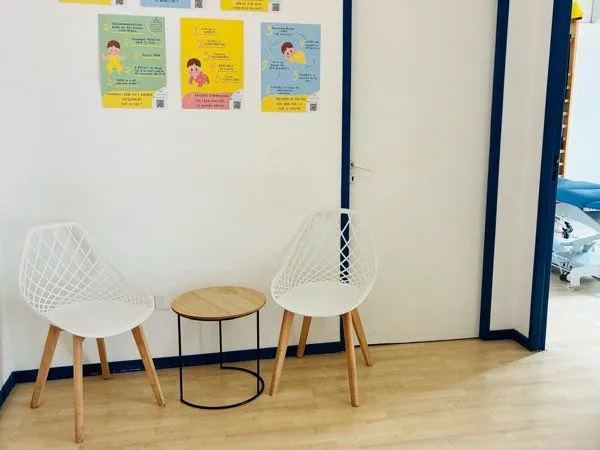À louer - Local professionnel de 50 m² avec terrasse - Opio