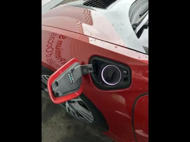 Bmw I8 362ch protonic red edition — photo 12