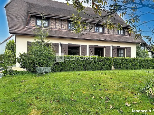 Maison 7 pièces 195 m²