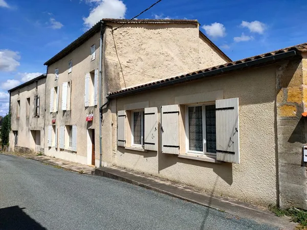 MAISON DE BOURG - 8 PIECES - 240 M²