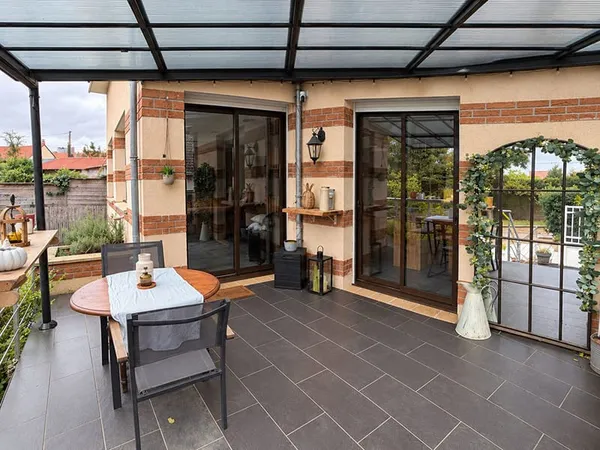 PAVILLON FAMILIAL DE 182 m² - 5 CHAMBRES - SOUS-SOL COMPLET
