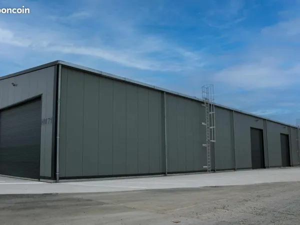 Local Industriel Venansault 100m²